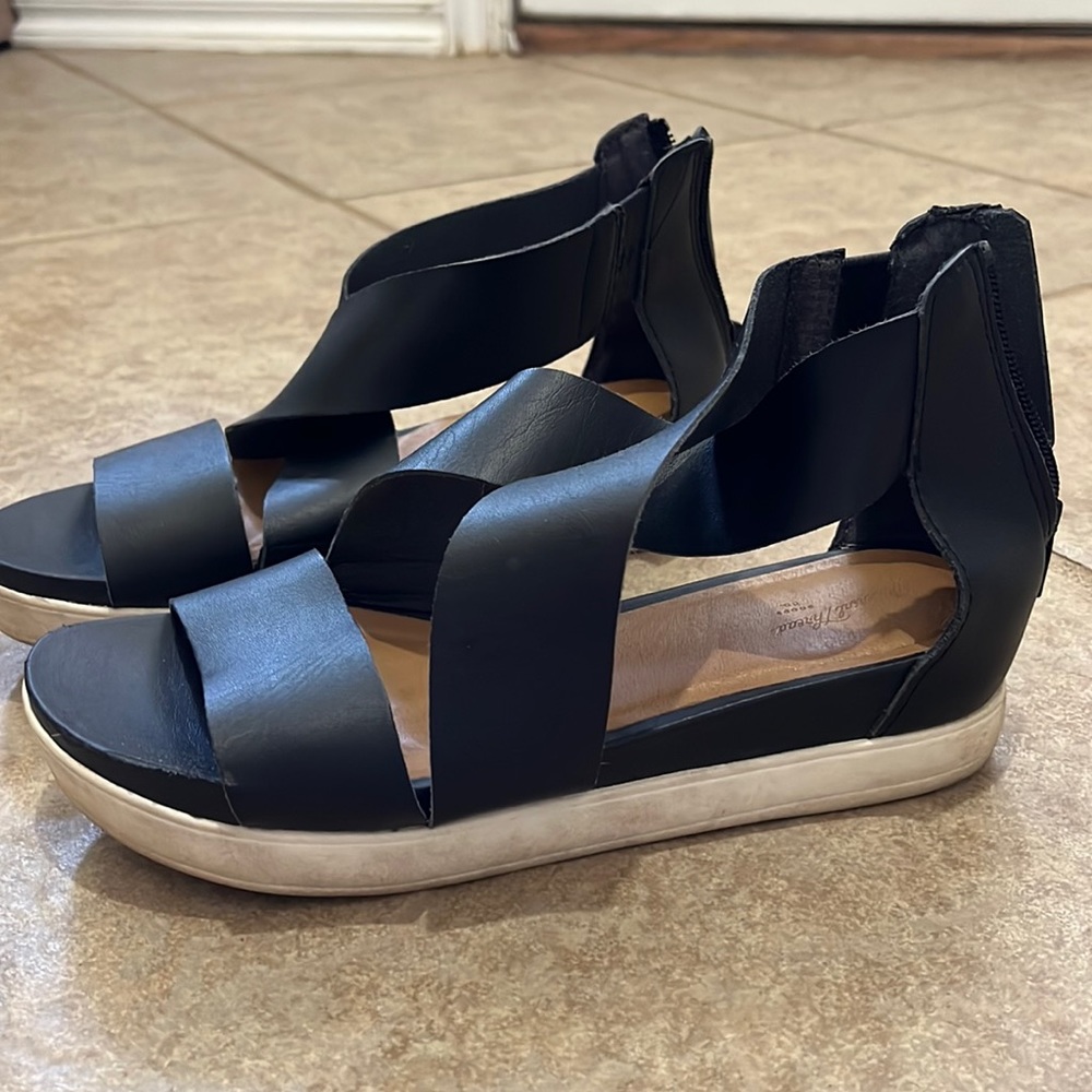 Black sandals size 6.5